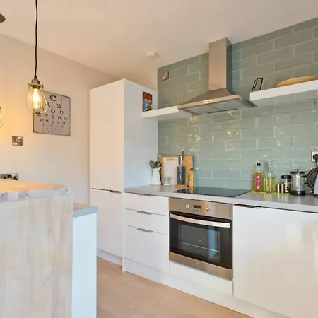 2 Bedroom Rooftop In Temple Bar Sleeps 6 * Dublin