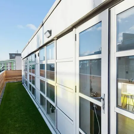 2 Bedroom Rooftop In Temple Bar Sleeps 6 Apartment