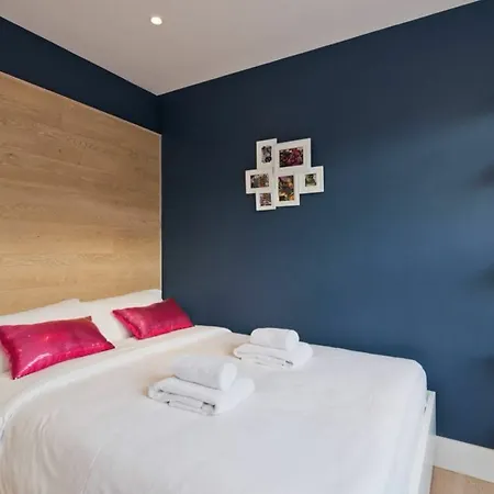 Apartment 2 Bedroom Rooftop In Temple Bar Sleeps 6